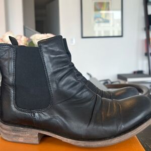 Miz Mooz Black Leather Chelsea Boot 8.5